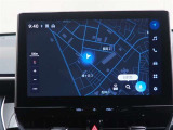 ディスプレイオーディオ(コネクティッドナビ対応)PLUS搭載。T-Connectご契約で2030年6月まで無償で利用できるナビ(期限到来後は有償)と、解約後も利用できる車載ナビが搭載されています。