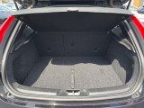 普段のお買い物や通勤、送迎等に十分な荷室スペースを確保しております。セカンドシートを倒すと、大きな荷物の積載も可能です。