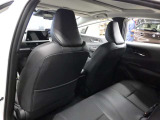 当店では専任のメカニックが大切なお客様のお車を一台一台丁寧に整備いたします。自社認証工場にてリフトアップし下回りまでキッチリ検査いたします。
