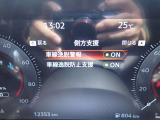 LDW(車線逸脱警報)とLDW(車線逸脱防止支援)が装備されておりドライバーが意図せずに白線を跨ぐと注意を促してくれます♪
