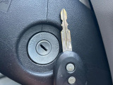 【キーレス】少し離れた場所からでもボタン一つでドアの開錠・施錠ができるのでとっても便利!ドアの鍵穴周りに傷をつけることもありません♪