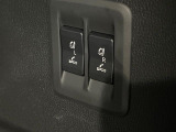 【電動格納サードシート】3列目はスイッチ一つでラクラク収納!荷物が多い時など座席を収納スペースに変更する際も、力は必要ありません!お子様でも簡単に操作していただけます!