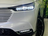 【シーケンシャルターンランプ付きLEDヘッドライト】人気の『流れるウィンカー』付きのLEDヘッドライトを装備♪高級感はもちろん、点灯時は存在感たっぷりで他車からも認識されやすく安心です。