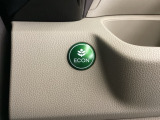 ECONモードをONにするとアクセルペダルの動きに対するエンジンの反応とエアコンの制御を切り換えることで、燃費のいい運転をするドライバーがペダルを踏んだ時と同じようにエンジンを制御します。
