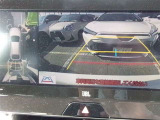 パノラミックビューモニター&バックモニター♪車両の前後左右に搭載した4つのカメラの映像を合成し、車を真上から見ているような映像を表示♪