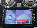 【アラウンドビューモニター】車を上から見下ろしているかのような映像で周囲の状況がひと目で確認、狭い駐車場に駐車するときも安心です♪