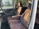 ◆助手席側からの写真です◆ 販売から購入後のアフターフォローまでお車のことなら私達にお任せ下さい!皆様のお越しお待ちしております