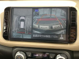 まるで真上から見ているような、視認性の良いアラウンドビューモニターです。駐車が苦手な方でもこれでらくらく駐車できますよ。