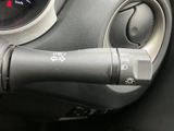操作しやすいウインカーレバーは、安全運転をサポートします。スムーズな操作で、周囲に合図を送ることができます。