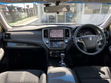 【運転席・インパネまわり】ハンドル・シート・フロアーなど隅々までプロによるクリーニング済み☆彡キレイな車内でドライブが一層快適にお楽しみいただけます!!