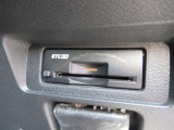 『ETC2.0』を装着しています♪♪ 有料道路での料金所の手間を省いて運転に集中できます♪♪ 車から離れる時はカードの抜き取りをお忘れなく♪♪