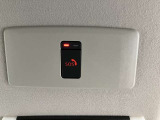 あおり運転をされても安心!緊急通報も可能、ボタンを押すだけでオペレーターにつながるSOSコール付。(別途登録費用が必要となります。)