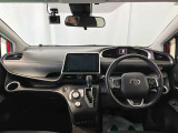 メーターやシフト、スイッチ位置など運転席まわりの配置はしっくりいきたいものですね!まずは座ってチェックしてみて下さい♪