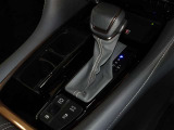 電動パーキングブレーキ・ブレーキホールドを装備してます。ホールド機能は信号待ちが多い一般道で疲労軽減になり、大好評です!