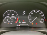 視認性の高いメーターパネルは、運転に必要な情報を的確にドライバーに伝えます。運転に集中できる環境です。