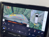 【パノラミックビューモニター】専用のカメラにより、上から見下ろしたような視点で360度クルマの周囲を確認することができます☆死角部分も確認しやすく、狭い場所での切り返しや駐車もスムーズに行えます。