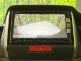 【バックカメラ】駐車時に後方がリアルタイム映像で確認できます。大型商業施設や立体駐車場での駐車時や、夜間のバック時に大活躍!運転スキルに関わらず、今や必須となった装備のひとつです!