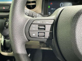 ステアリングスイッチ装備!運転しながら手元でオーディオの操作などができます。