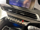 スイッチ部分はスッキリとした印象です。