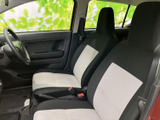シンプルで使いやすい室内空間。運転に必要な情報が視認しやすく、安全運転をサポートします。