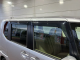 当社の車両には『安心して車選びをしていただくために』お支払い総額を表示しております。税金、自賠責保険料、登録費用、リサイクル料金が含まれており、県内登録及び届出で店頭納車の場合になります。