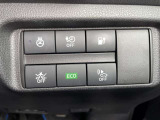 運転席スイッチ類。ステアリングヒーター。