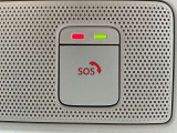 急病時や危険を感じた時には、SOSコールスイッチを押してください。万が一の事故発生時には、エアバッグ展開と連動し自動通報されます。専門のオペレーターが警察や消防への連携をサポートします。