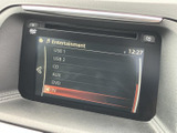 多様な情報を表示するモニターは、運転中の安全性を高めます。視認性の高いディスプレイが便利です。