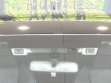 【アイサイトVer3】前方の車両等を検知し、衝突しそうな時は警報で注意を促し、ブレーキを踏む力をサポート。ブレーキを踏めなかった場合は衝突被害軽減ブレーキが作動、衝突回避をサポートします。