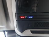 専用ボタンでコールセンターへ接続。状況に応じて緊急車両の要請やロードサービスの取次ぎを行います。重大事故の際は自動的にコールセンターにつながり、緊急車両やドクターヘリを要請します。(要申込)