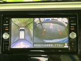 駐車時の安全性を高めるバックモニター。ガイドライン表示で、狭い場所でもスムーズな駐車操作をサポートします。安心してお使いいただけます。