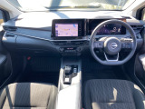 ノートの運転席周りの画像です。