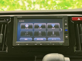 多彩なソースに対応し、快適なドライブをサポートします。CDやラジオはもちろん、USBやiPodも接続可能。音楽を楽しめる環境が整っています。