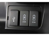 スマートフォンなどの音楽再生が可能なUSB接続ジャック装備車両です♪♪♪