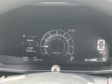 視認性の高いメーター類で、運転に必要な情報を的確に把握できます。運転に集中できる、シンプルで機能的なデザインです。