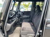 運転席からの視界は良好で、運転操作もスムーズ。快適なドライビングをサポートする空間設計です。