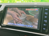 停車中には、地上デジタル放送を楽しめます。休憩時間や待ち時間に、ニュースや番組をチェック。移動時間を有効活用できますね。