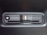 ■【ETC車載器】が装備されています。セットアップをしてお渡しとなり、ETCカードを差し込むだけで高速道路の利用が可能です。