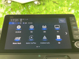 お好みの音楽をクリアな音質でお楽しみいただけます。CDやラジオに加え、スマートフォンからの音楽再生も可能です。