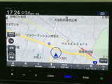見やすい地図表示で、運転に集中できます。周辺地図の表示も鮮明で、初めての場所でも安心です。渋滞情報も確認できます。