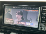 停車中には、地上デジタルテレビをお楽しみいただけます。ニュースやドラマなど、様々な番組を車内でリラックスしてご視聴ください。