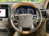 【純正革巻きステアリング】上質な革を使用することで、手にしっかり馴染みとても運転しやすいハンドルです♪