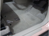 クリーニング済みフロアマット付き☆多少の使用感はありますが、この程度なら許容範囲という方には初期費用が浮いて嬉しいPOINT!