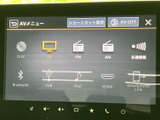 CDやラジオはもちろん、USBやBluetooth接続にも対応。お好みの音楽を車内で楽しめます。長距離ドライブも快適になりますね。