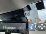 日産オリジナルドライブレコーダー(フロント+室内)搭載しております。車室内カメラで車内および車側面を撮影。走行中の幅寄せ対策や後方撮影にも対応しております。