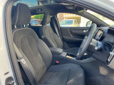 VOLVOのシートは人間工学に基づいた設計となっており長時間の運転でも疲れにくいと定評があります。