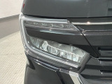 LEDヘッドライトは、点灯の瞬間から最大光量を発揮し、突然暗くなるトンネルなどでの安定感を高めます。