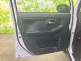 運転席の操作系は、直感的に操作できます。スムーズなドライビングをサポートし、快適なカーライフを。