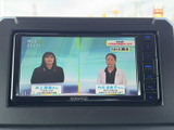 停車中にテレビや動画をお楽しみいただけます。休憩時間などに、リラックスした時間を過ごせます。