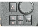 オートマチックハイビームとは、先行車や対向車のライトを認識し、ハイビームとロービームを自動で切り替える機能です。夜道の視界を確保します。詳細は販売店スタッフまでおたずねください。